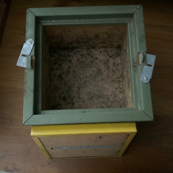 VINTAGE OBERLIN BAIT CANTEEN 7"X6" - Picture 7 of 9